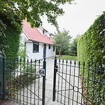 Welcome In - Hoge Weide 64